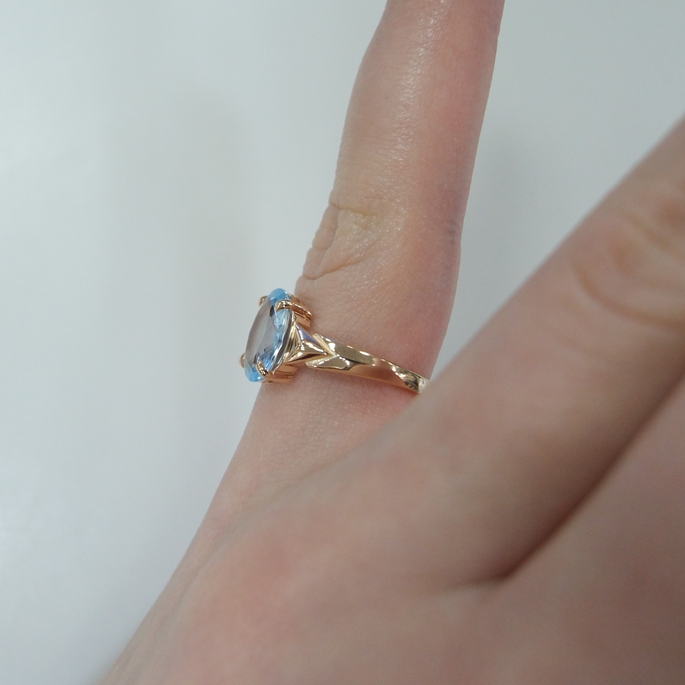 Серебряное кольцо с топазом